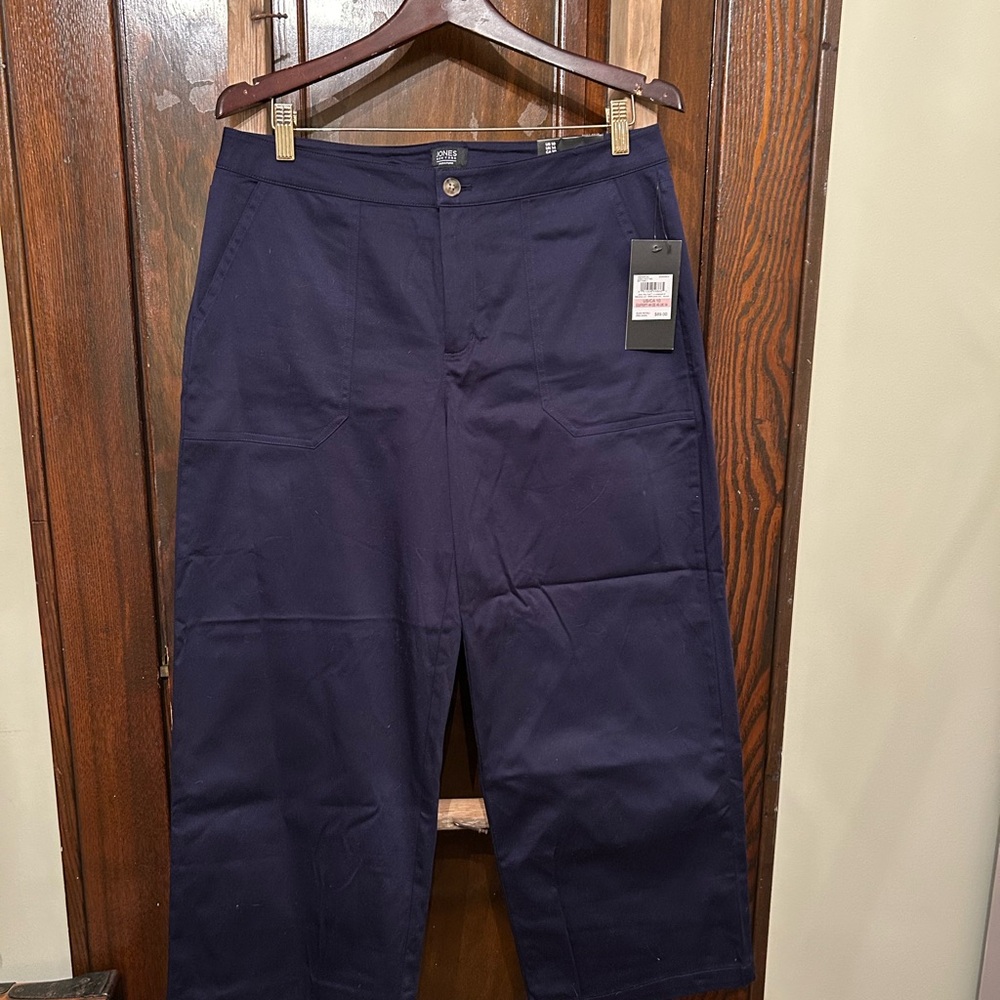 Jones New York Signature navy wide leg crop, NWT, size 10